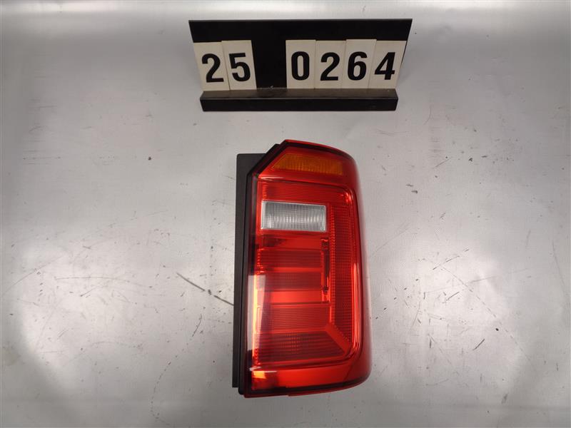 pravé zadní světlo vw caddy 2K1 945 096 T