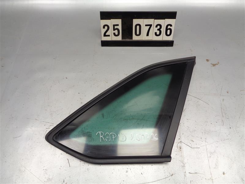 pravé zadní sklo okno kufru Škoda Rapid 5JJ 845 298 J