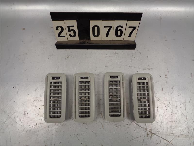 výdechy ventilace VW Sharan 7N