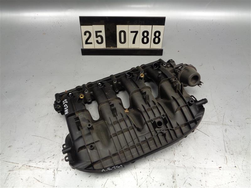 sání motoru 1.8 TSI 132 kW 06K 133 201 R