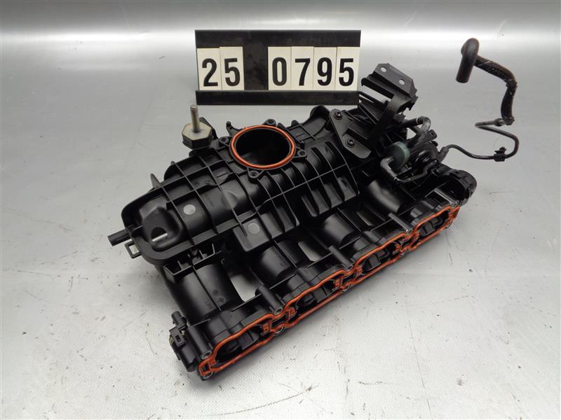 sání motoru 2.0 TFSI 06L 133 201 FF