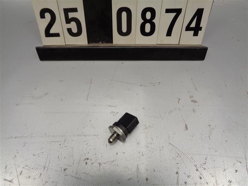 senzor tlaku paliva 06J 906 051 F