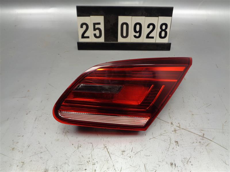 pravé zadní vnitřní světlo VW Passat CC lift 3C8 945 308 Q