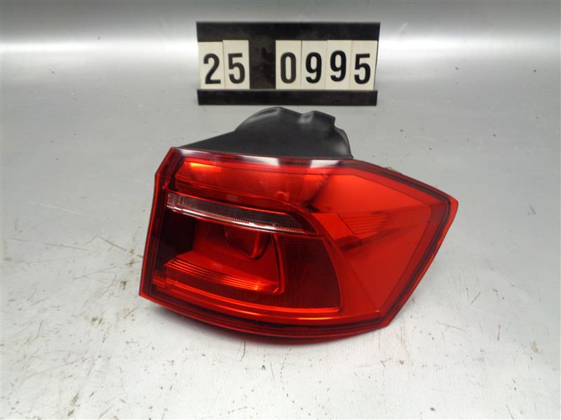 pravé zadní světlo VW Golf Sportsvan 510 945 096 R