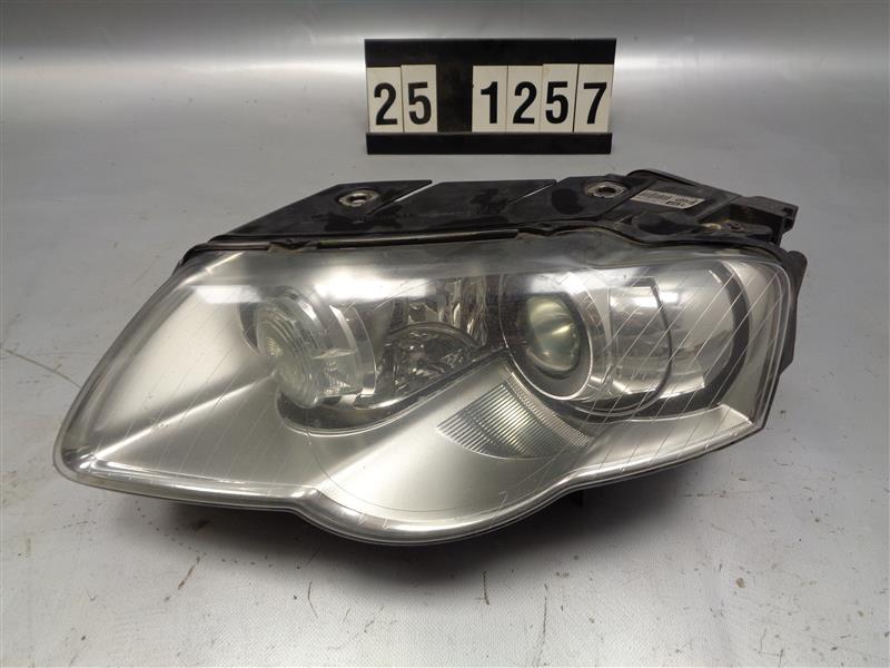 levý přední světlomet xenon VW Passat B6