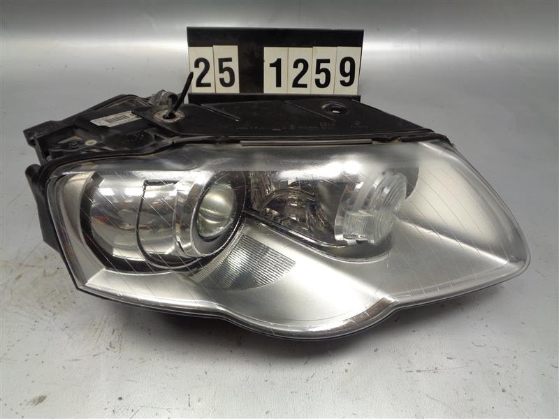 pravý přední světlomet xenon VW Passat B6
