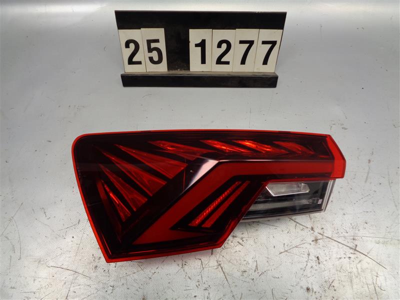 levé zadní světlo Škoda Octavia IV