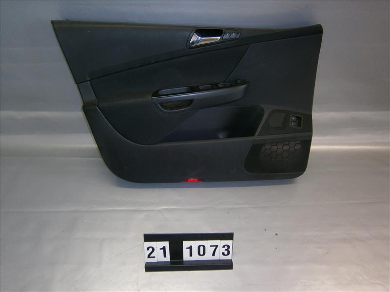 Volkswagen Passat tapik kryt dveří 3C1 837 113D