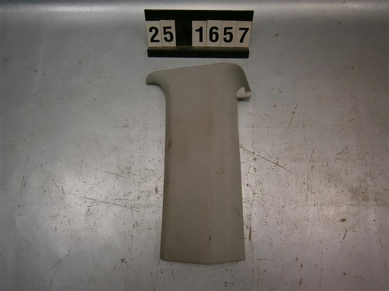 pravý C sloupek VW Multivan