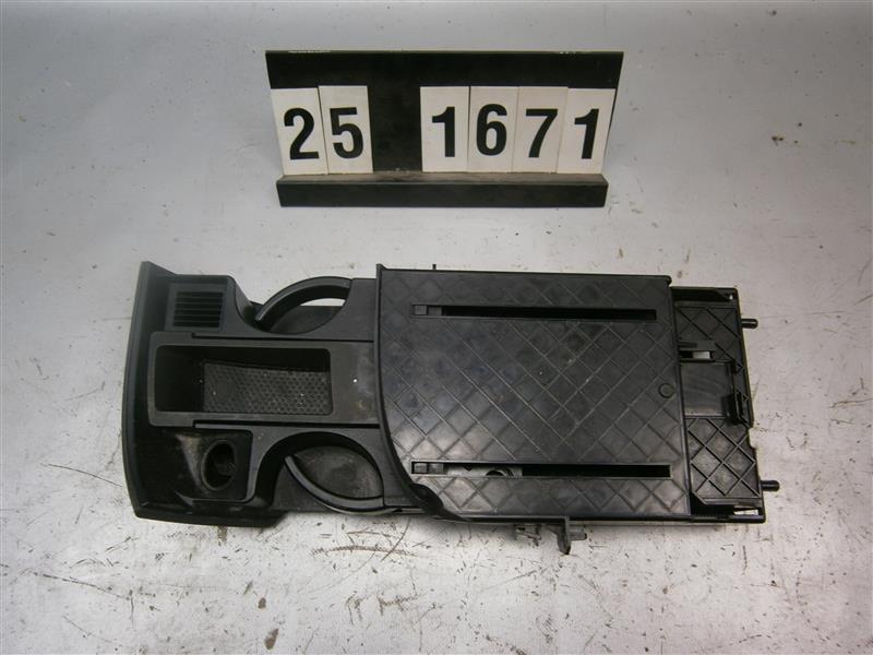 držák nápojů VW Multivan T5 7E5 858 601