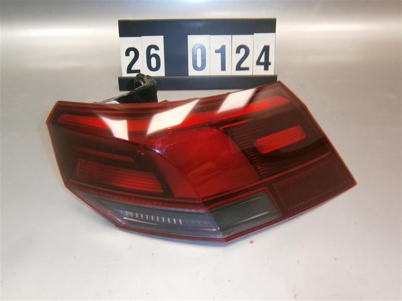 pravé zadní světlo VW Golf 8 5H0 945 096 C