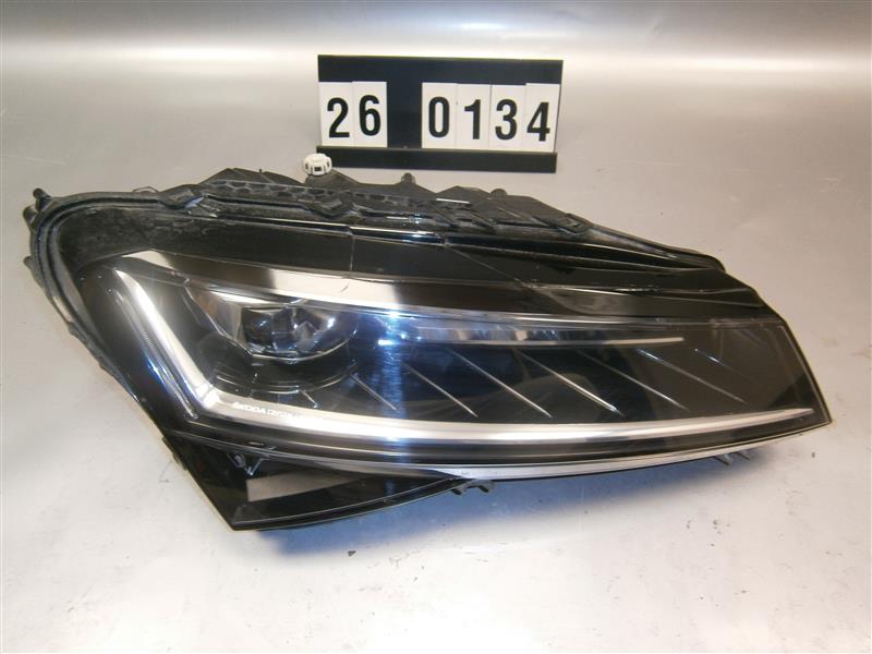 pravý světlomet LED matrix Škoda Superb 3 lift