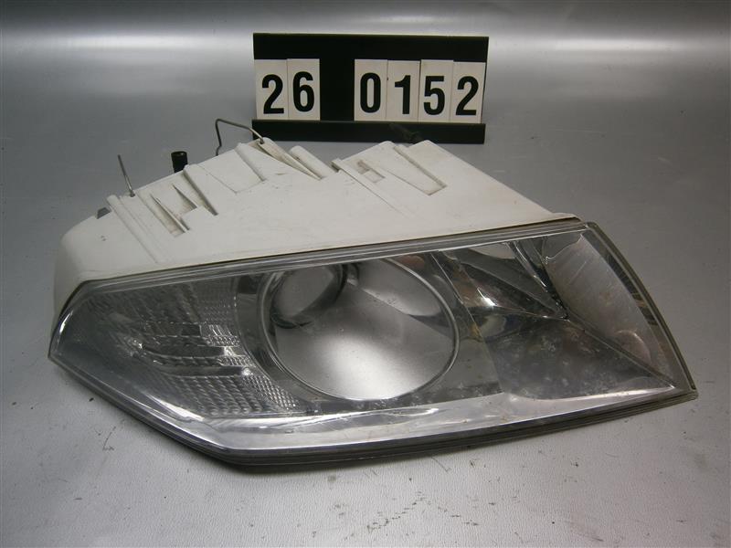 pravý přední světlomet Xenon Škoda Octavia II