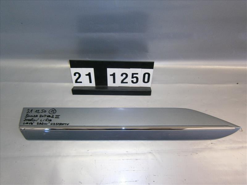 Škoda Superb 3 dveřní lišta 3V0 854 949 F F7M
