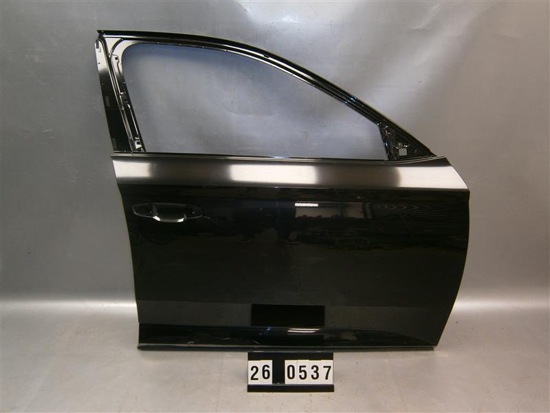 pravé přední dveře Škoda Superb III 3V0 831 312