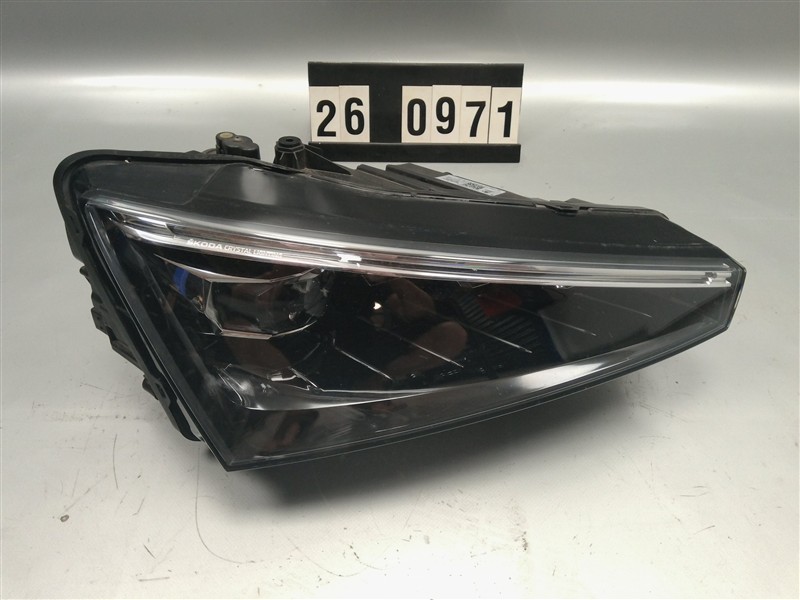pravý přední světlomet LED Škoda Scala 657 941 016 A