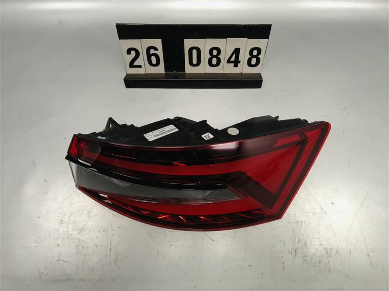 pravé zadní LED světlo Škoda Superb III 3V5 945 208 B
