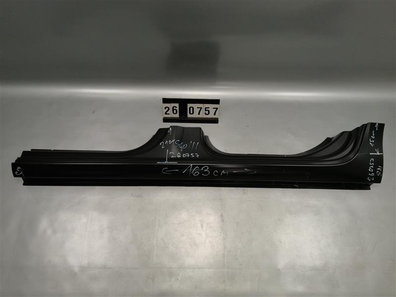 levá část prahu Škoda Superb III