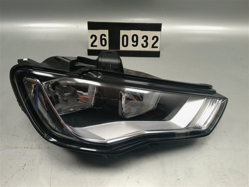 pravé přední světlo Audi A3 8V0 941 004 K
