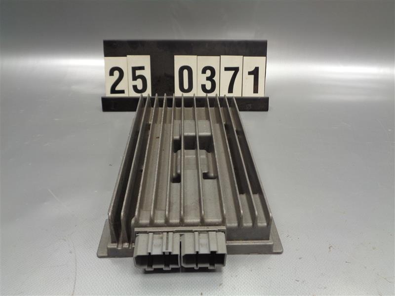 stereo zesilovač 7L0 035 466 B
