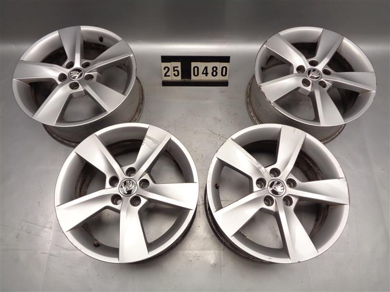 sada alu kol disky Škoda Rapid 5Ja 601 025 AD
