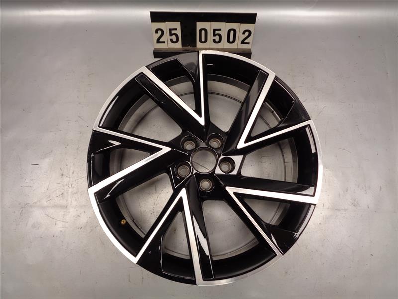 alu kolo disk kusovka Škoda Kamiq, Scala 657 601 025G