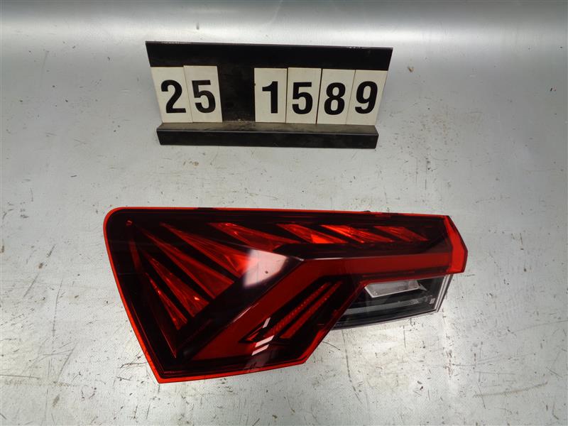 levé zadní světlo LED 5E3 945 207 A