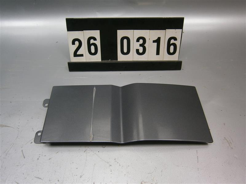 krycí plech pod brankou hrdla nádrže